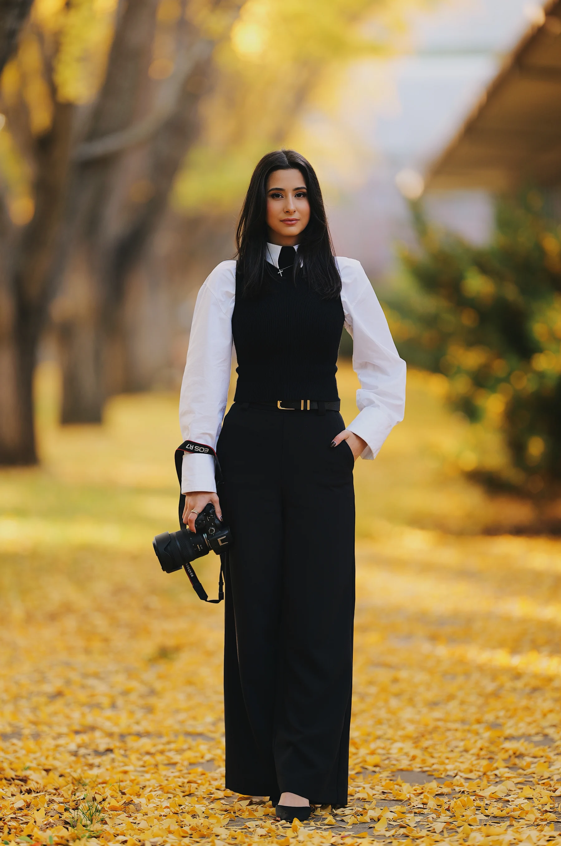 Suzy autumn park portraits with a vintage camera, Lumix S5II Sigma 135mm F1.4 1 of 5