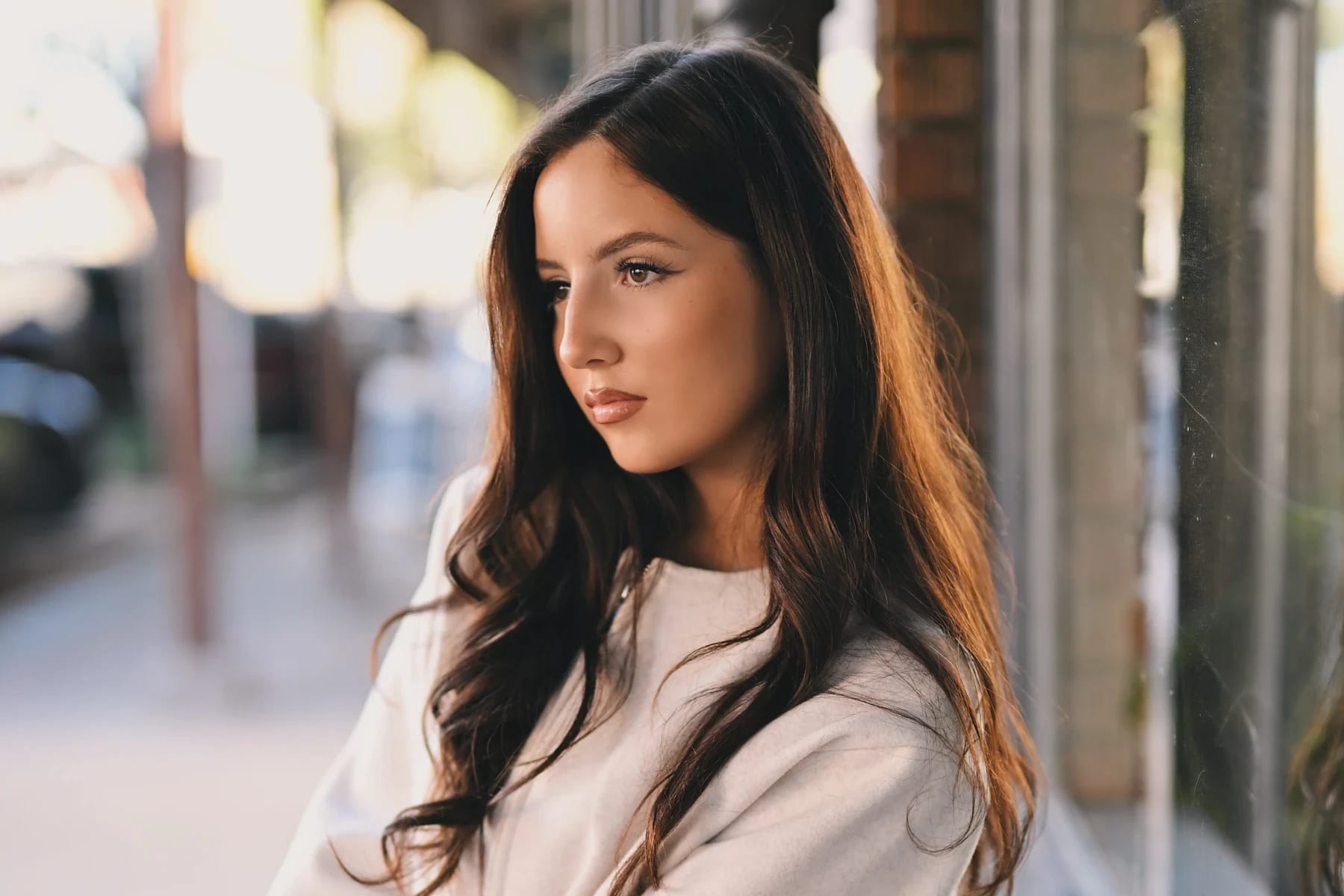 Nikon Z6III + Nikkor Z 50mm f/1.2 S: Coffee Shop Window Portraits with Yasmina in Downtown Roseville