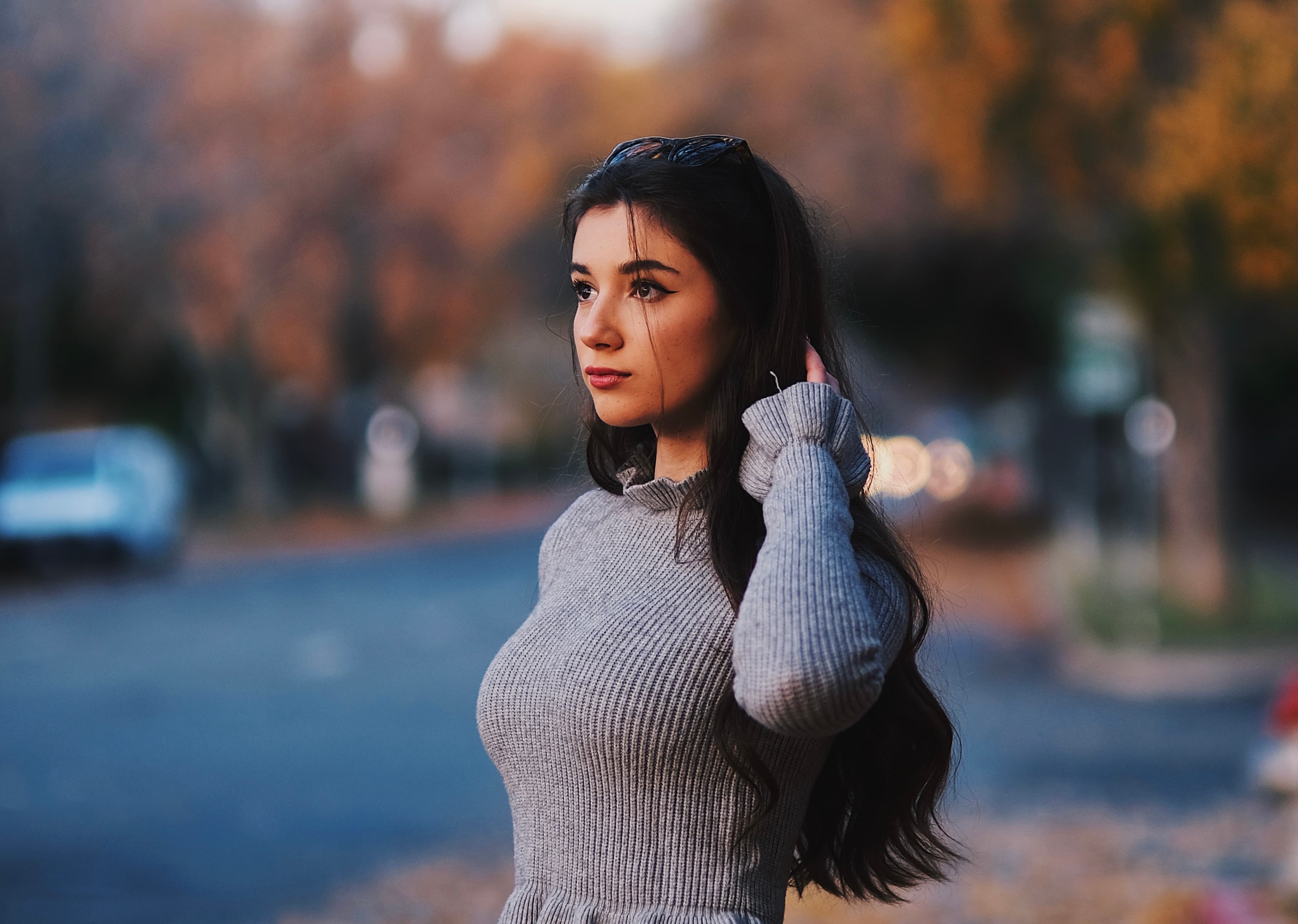 Which One Better for Portraits: Fujifilm 90mm F2 or 50mm F1.0 WR?