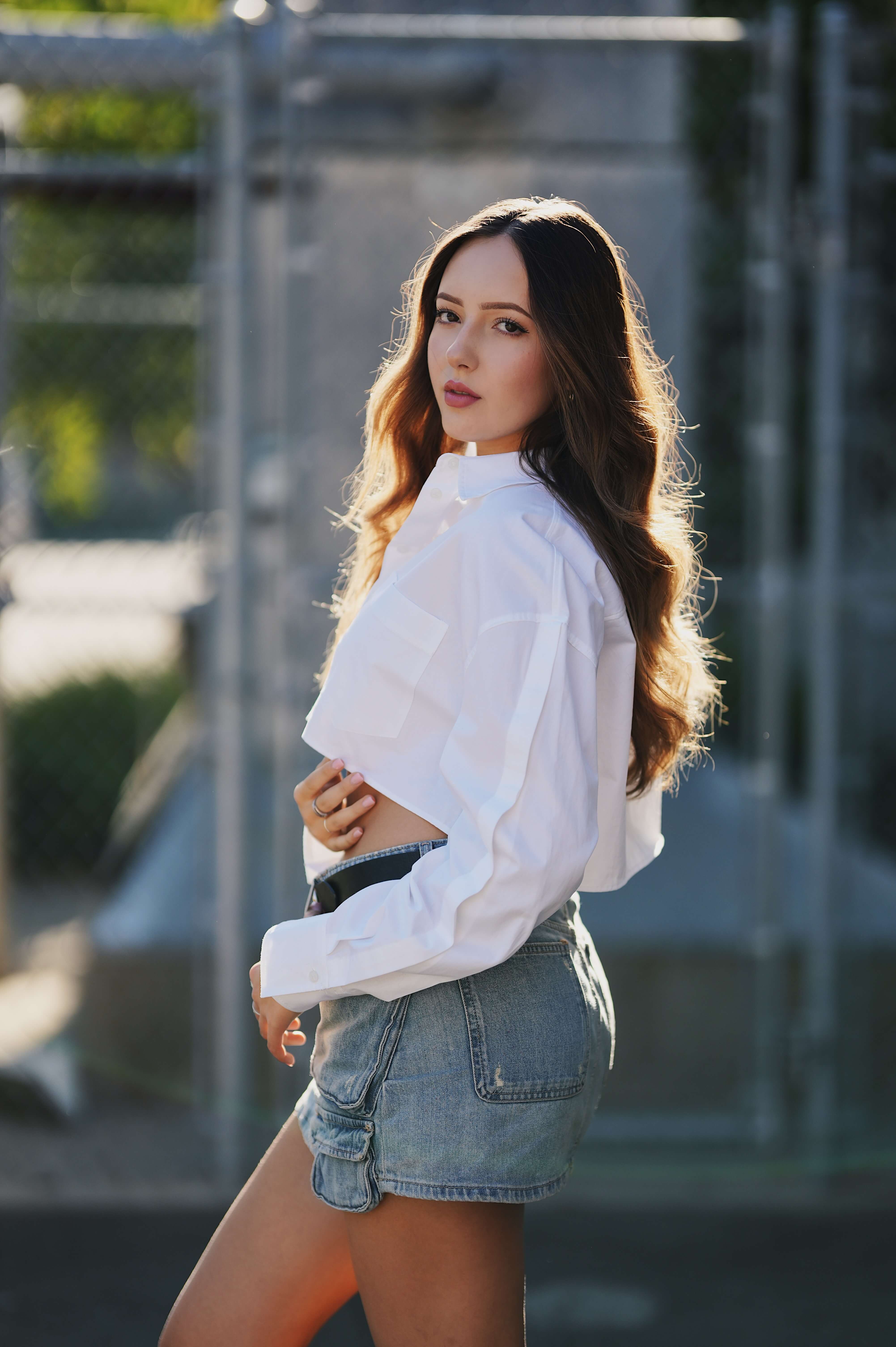 Sigma 105mm F1.4 Sony A7iv | Model: andreailieva_5 | ISO 100, 1/2000s, F1.4