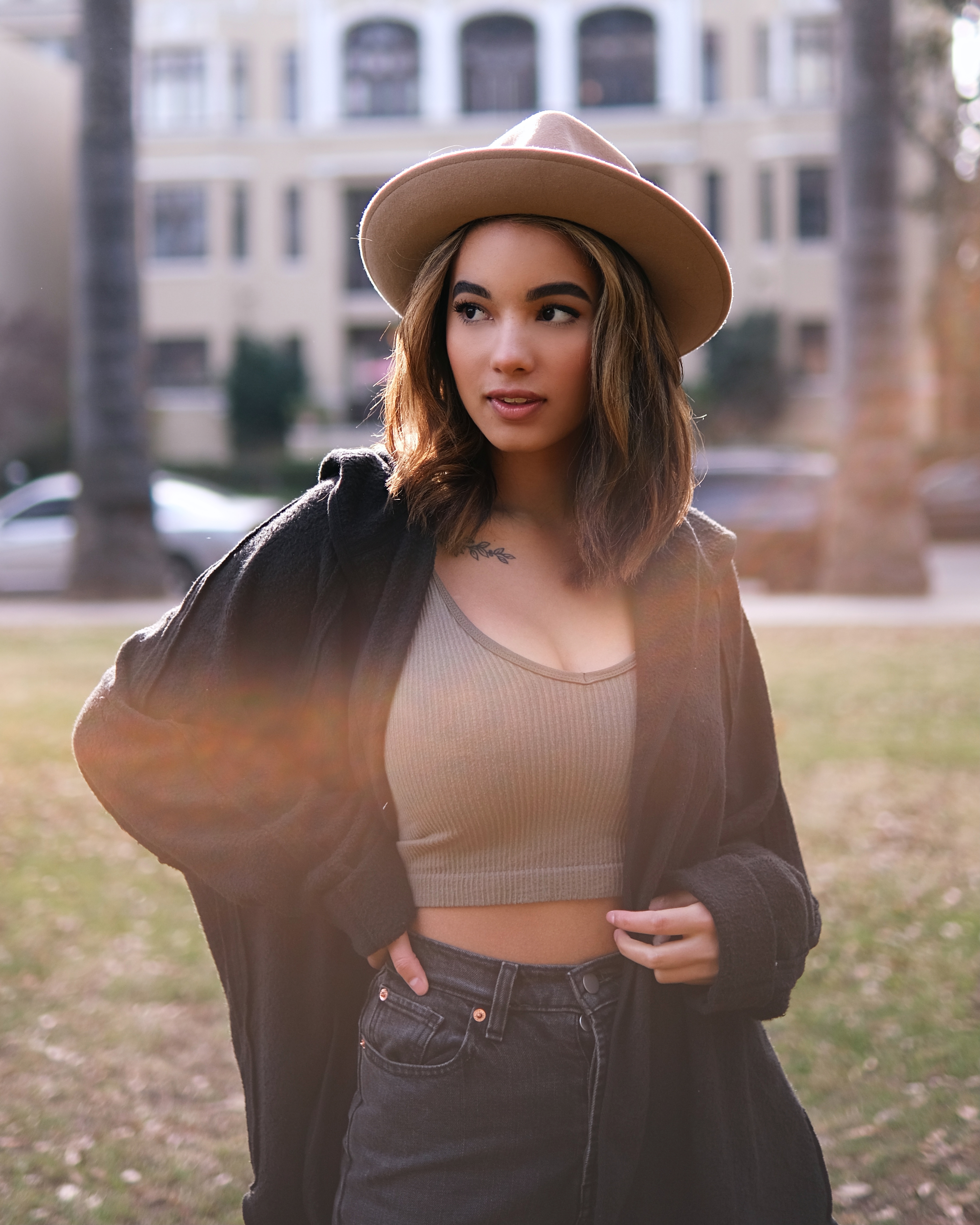 Model: @arinicholle | Viltrox 33mm F1.4 X-S10, ISO 160, 1/1250, F1.4