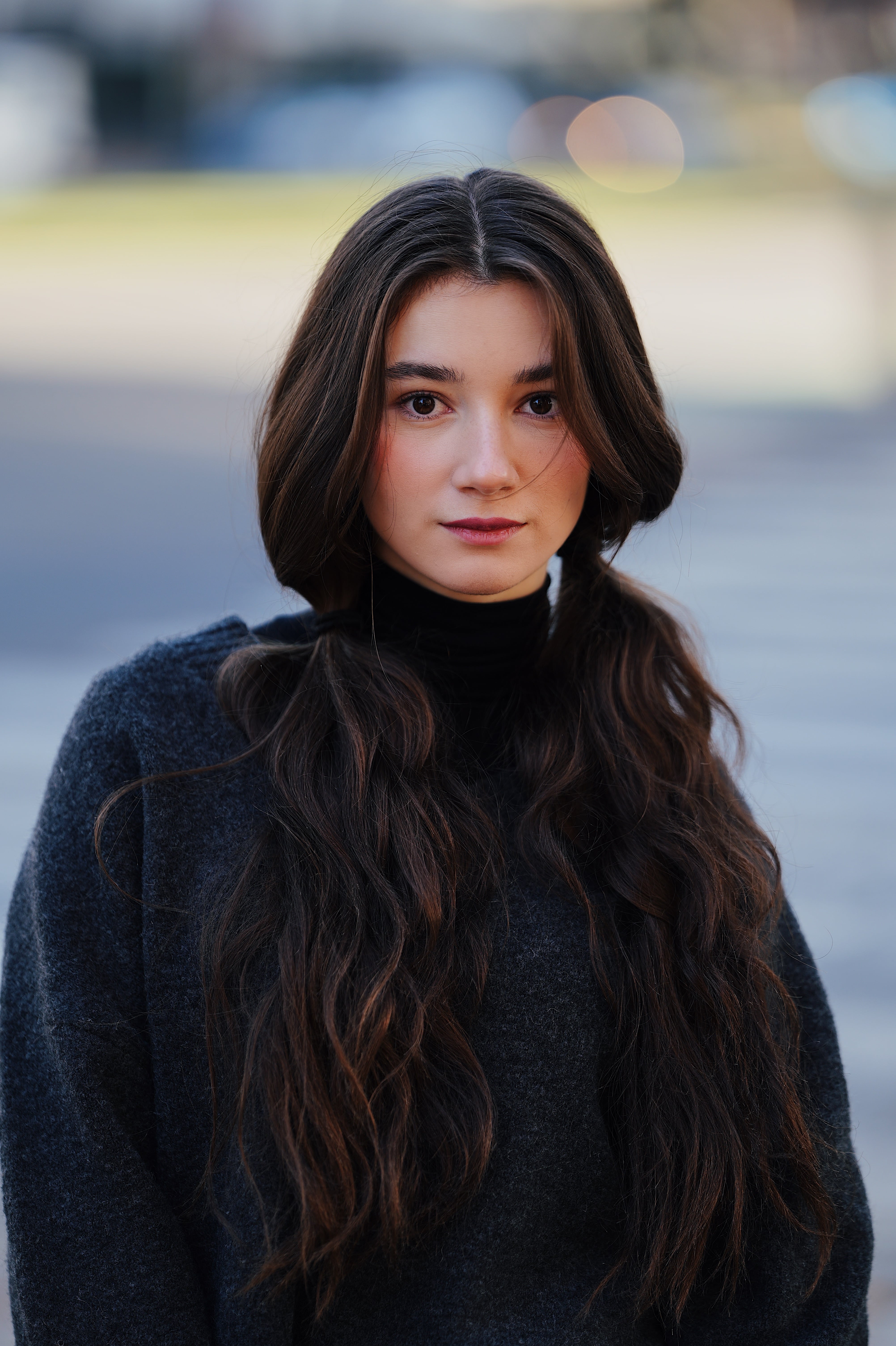 Samyang 135mm Close-up Portraits, ISO 100, 1/160s, F1.8 | Model: rosinashakirova | Sony A7iv