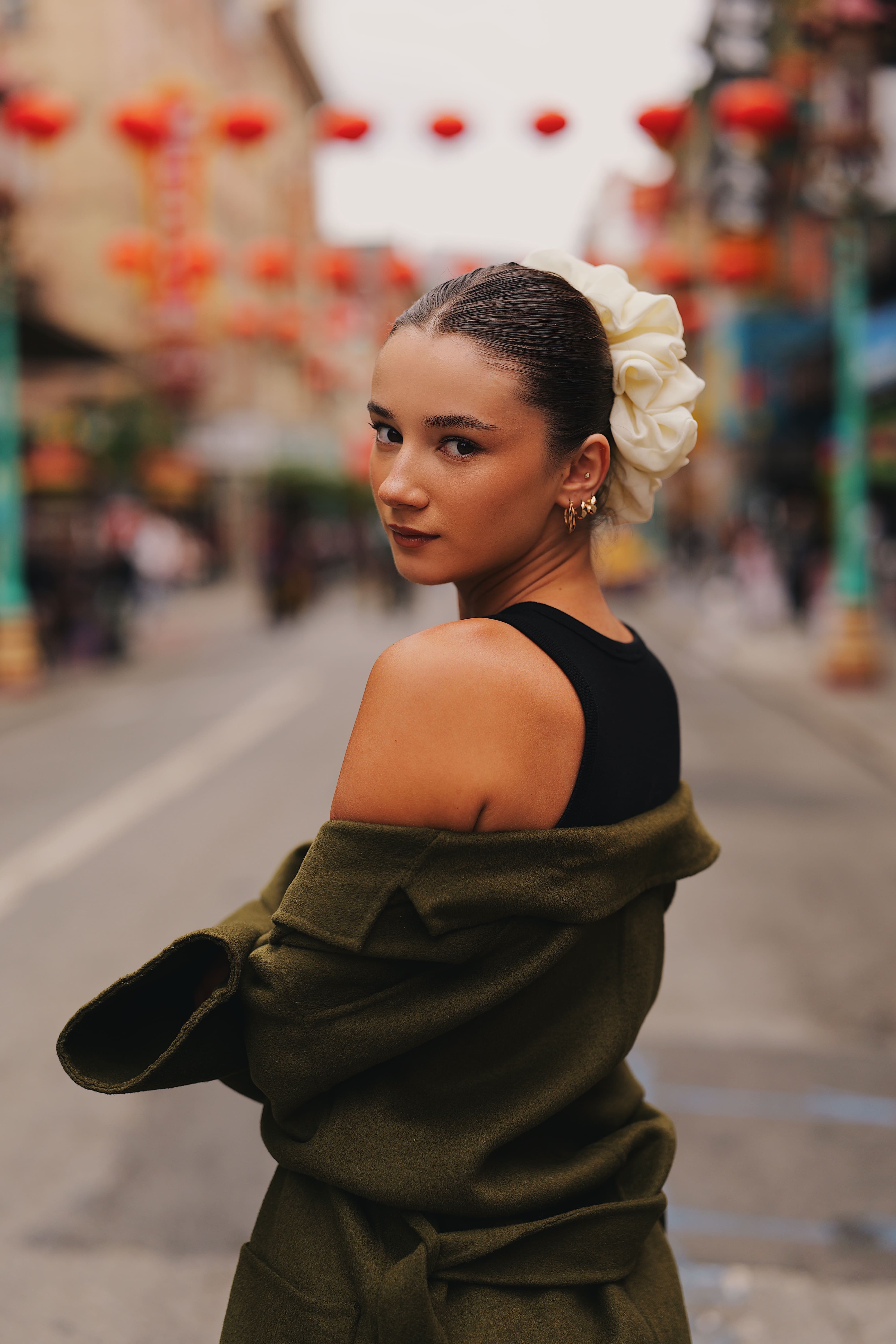 model: rosinashakirova | 1/1300s, F1.6, ISO 100, Lumix S5ii 50mm F1.4 S Pro