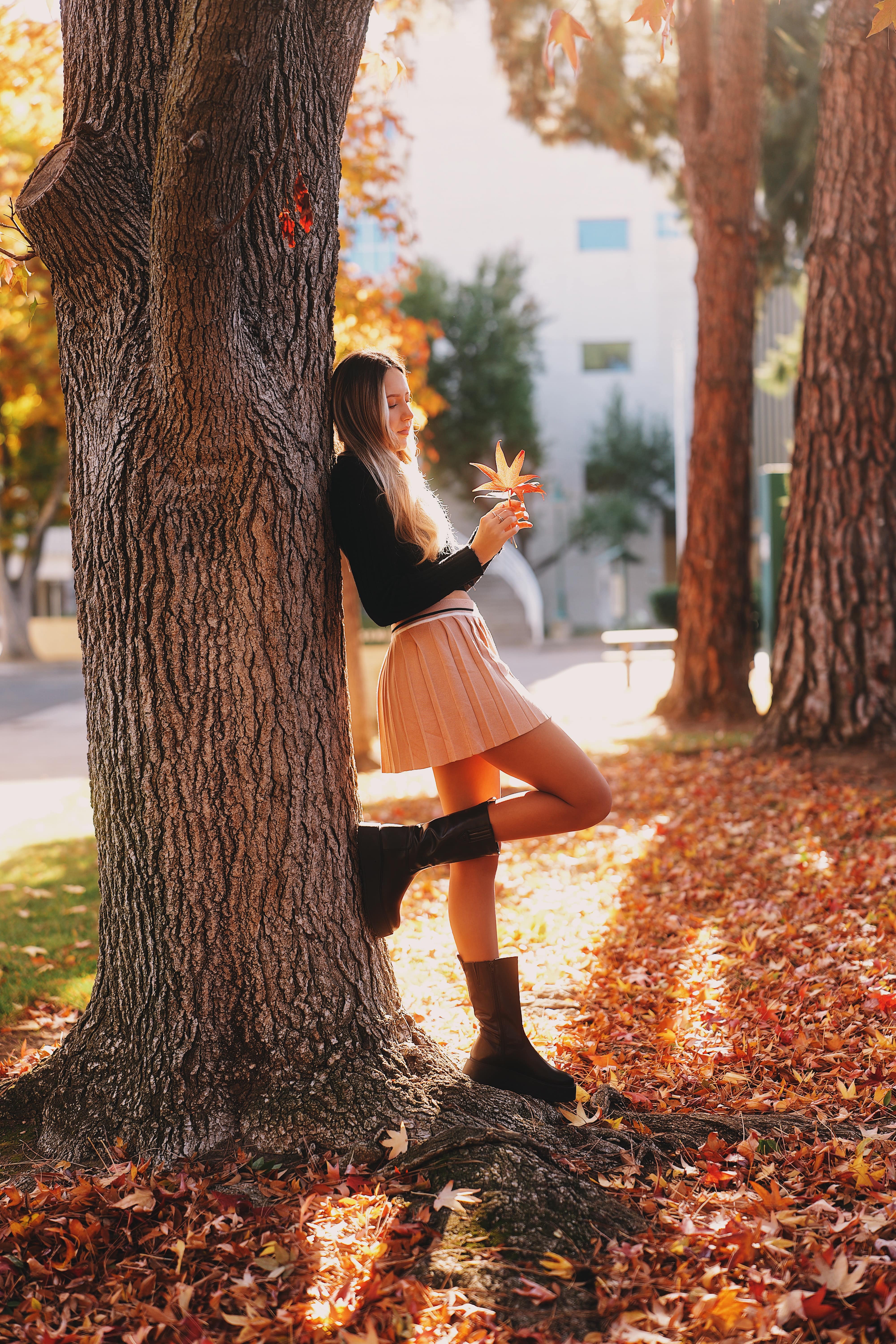 triangle shape leg poses | Lumix S5ii | Model:andreailieva_5