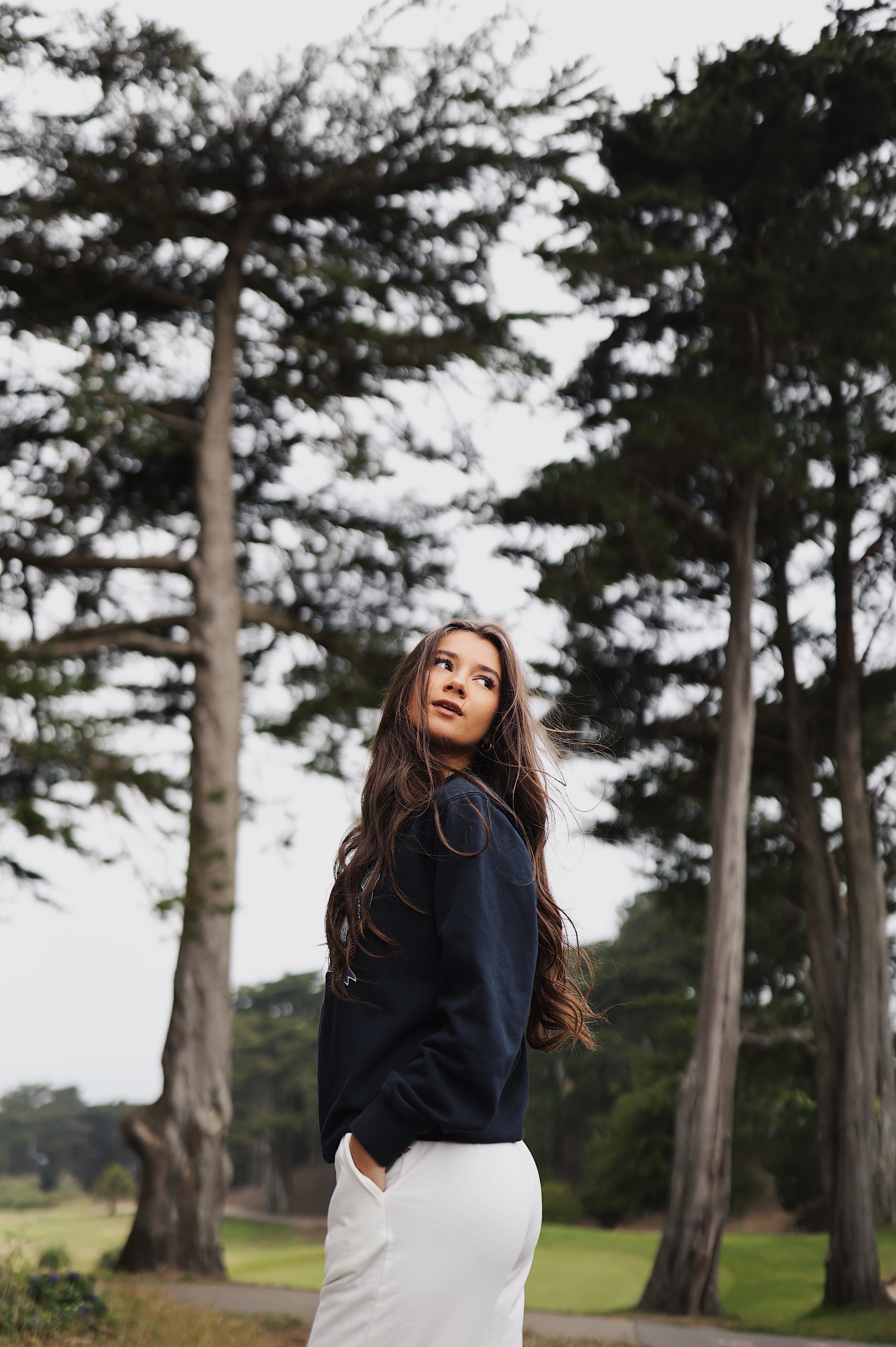 Model: @rosinashakirova | Canon EOS R6 EF 35mm F1.4 L Mark ii, ISO 250, 1/8000, F1.4