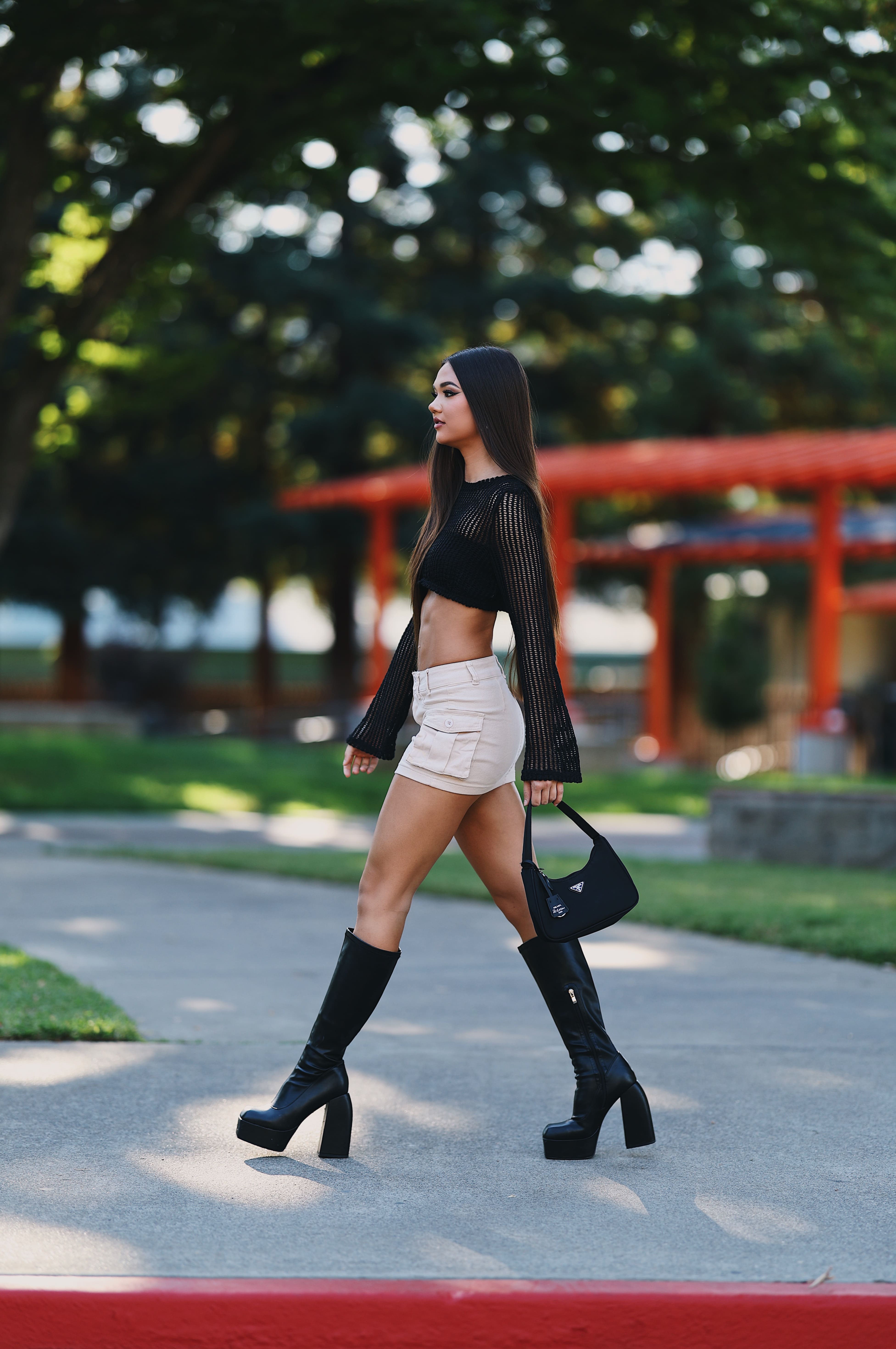 85mm, ISO 100, 1/800s, F1.2 | Model: xoxo.mia | Canon R6ii