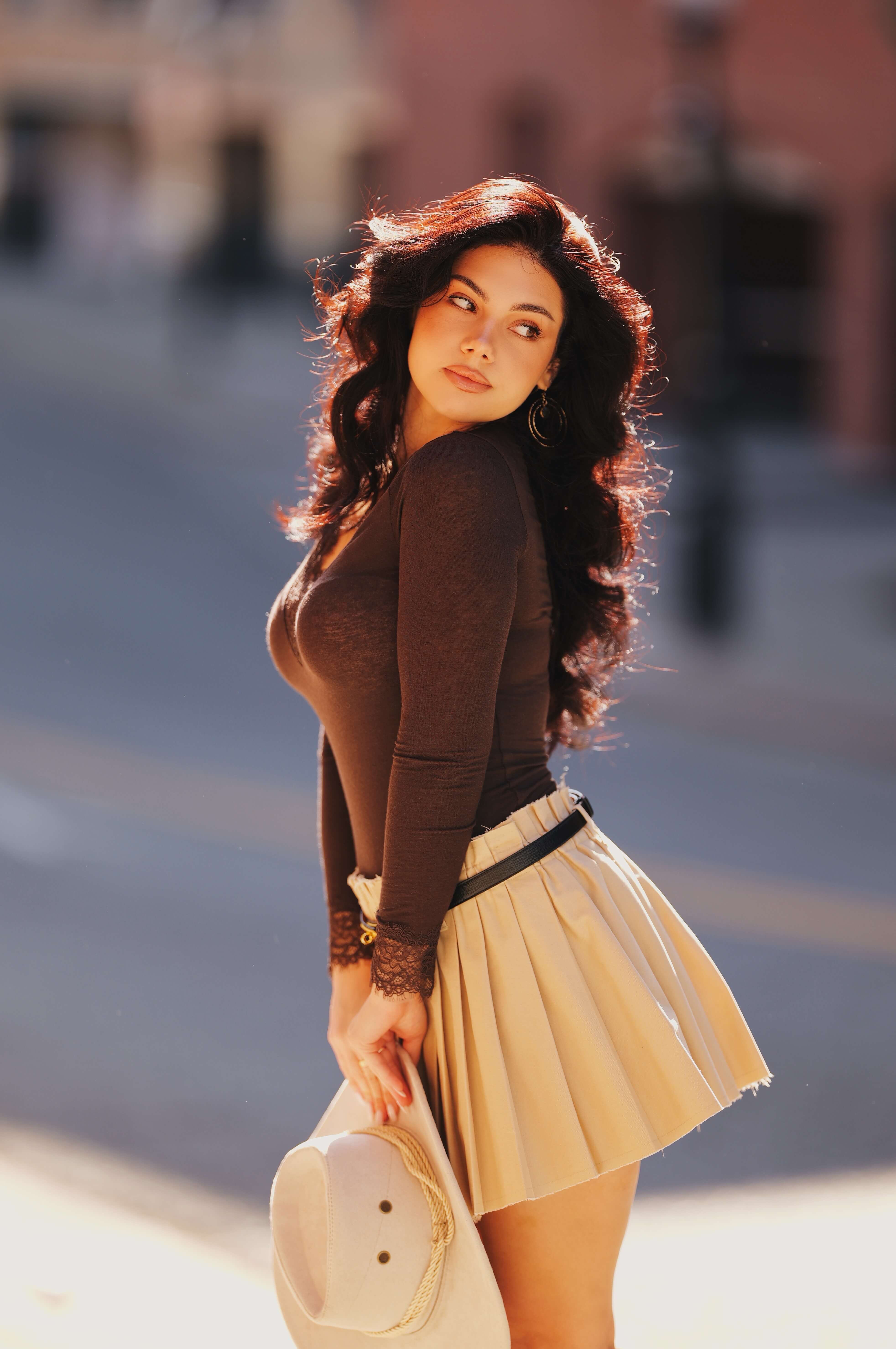Sigma 135mm F1.4 Lumix S5ii | Model: lupu.nicolleta | ISO 100, 1/1300s, F1.4